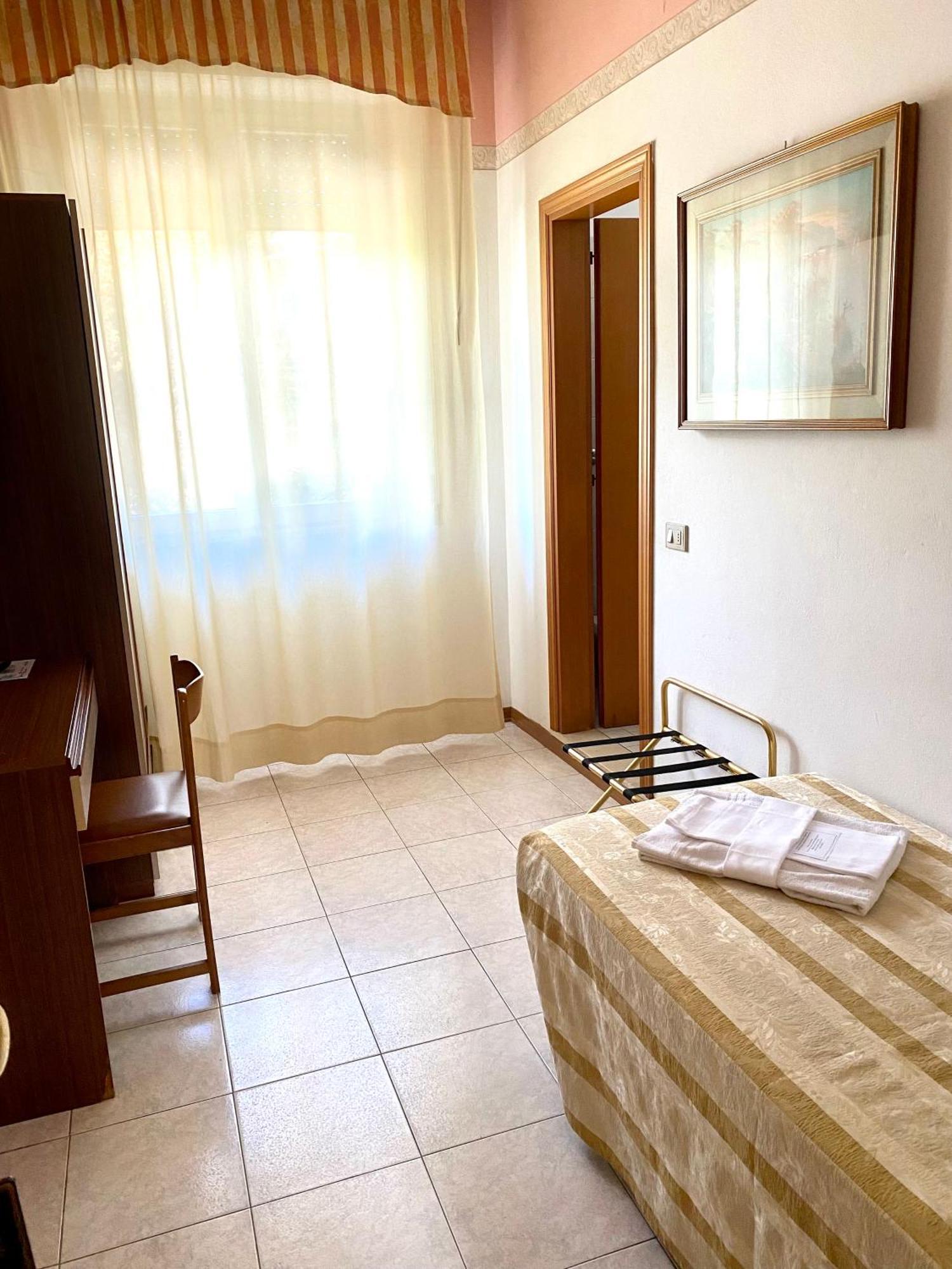 Hotel Parco Fellini Rimini Eksteriør billede